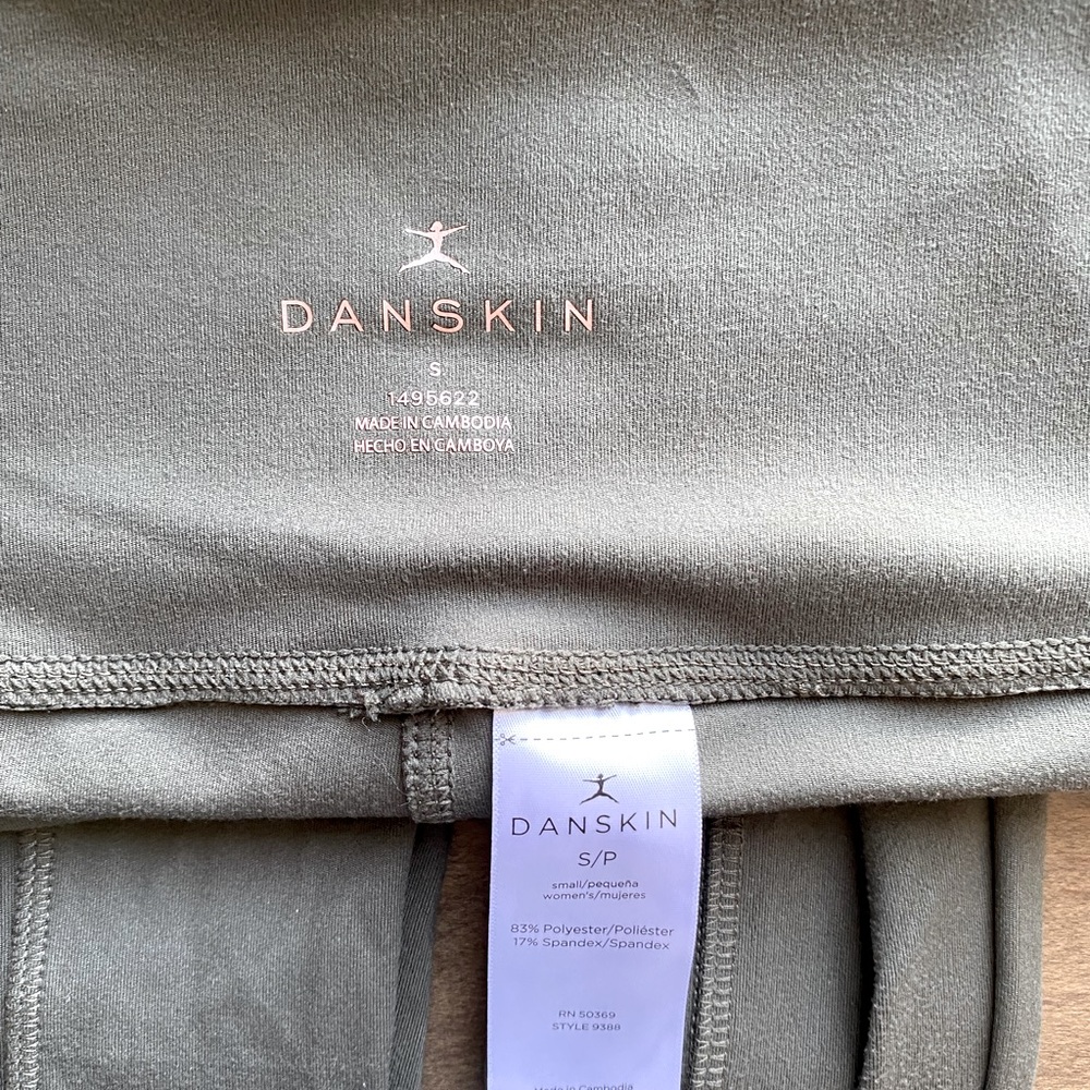Costco leggings size small
